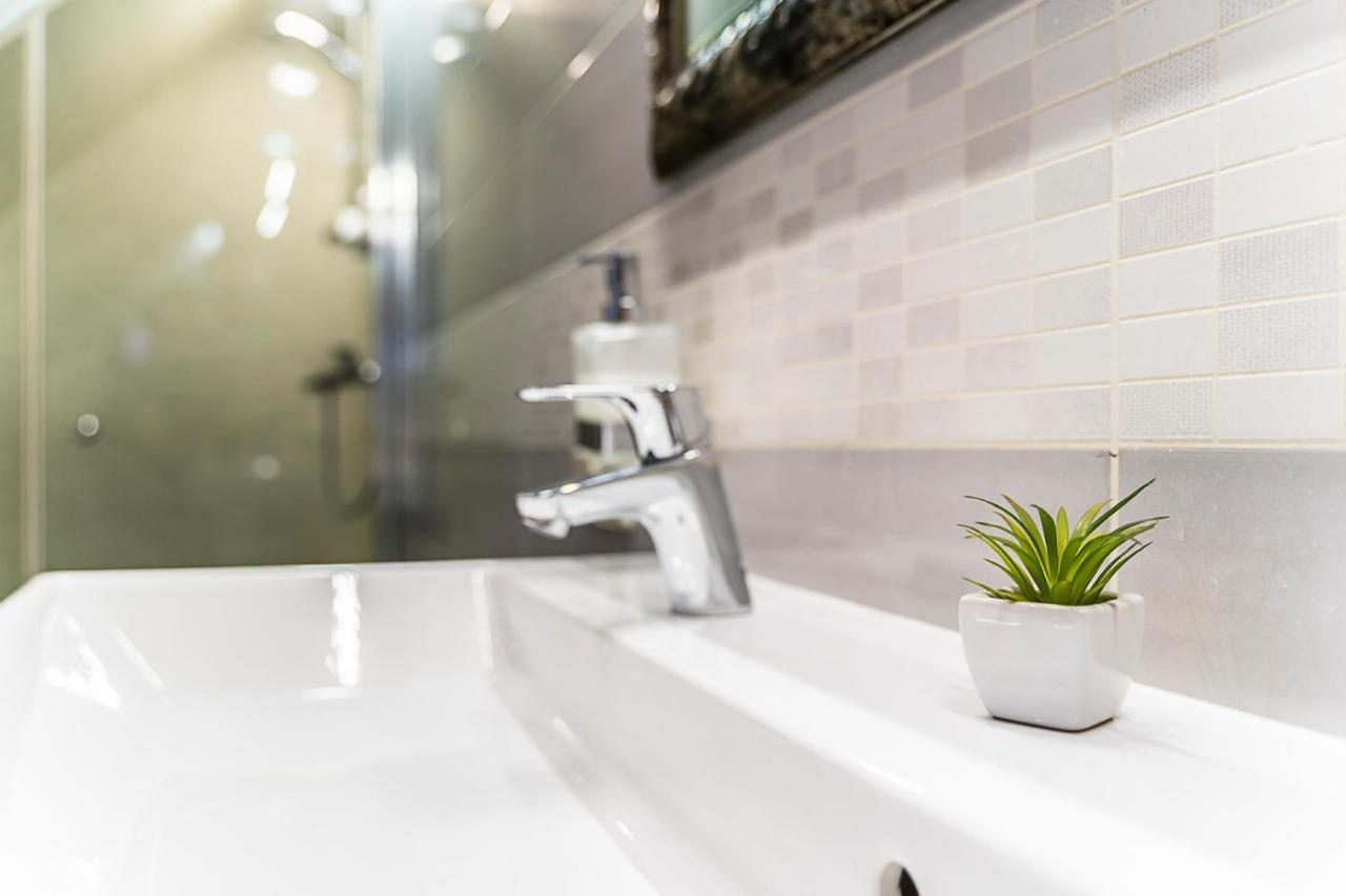 Winwinstay Apartments In Heart Of Old Town Riga Ngoại thất bức ảnh